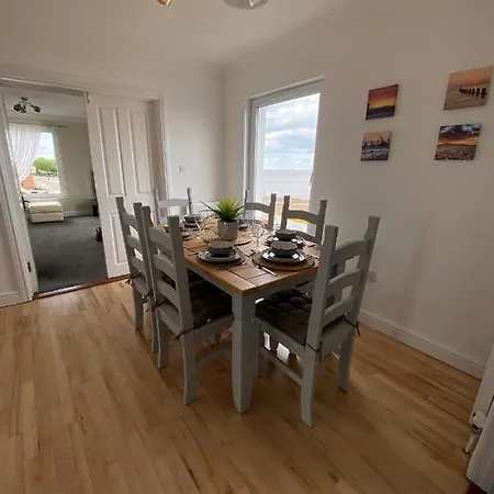 Eastcliffe Penthouse, 2 Beds & Bathrooms With Parking Cleethorpes Exterior photo