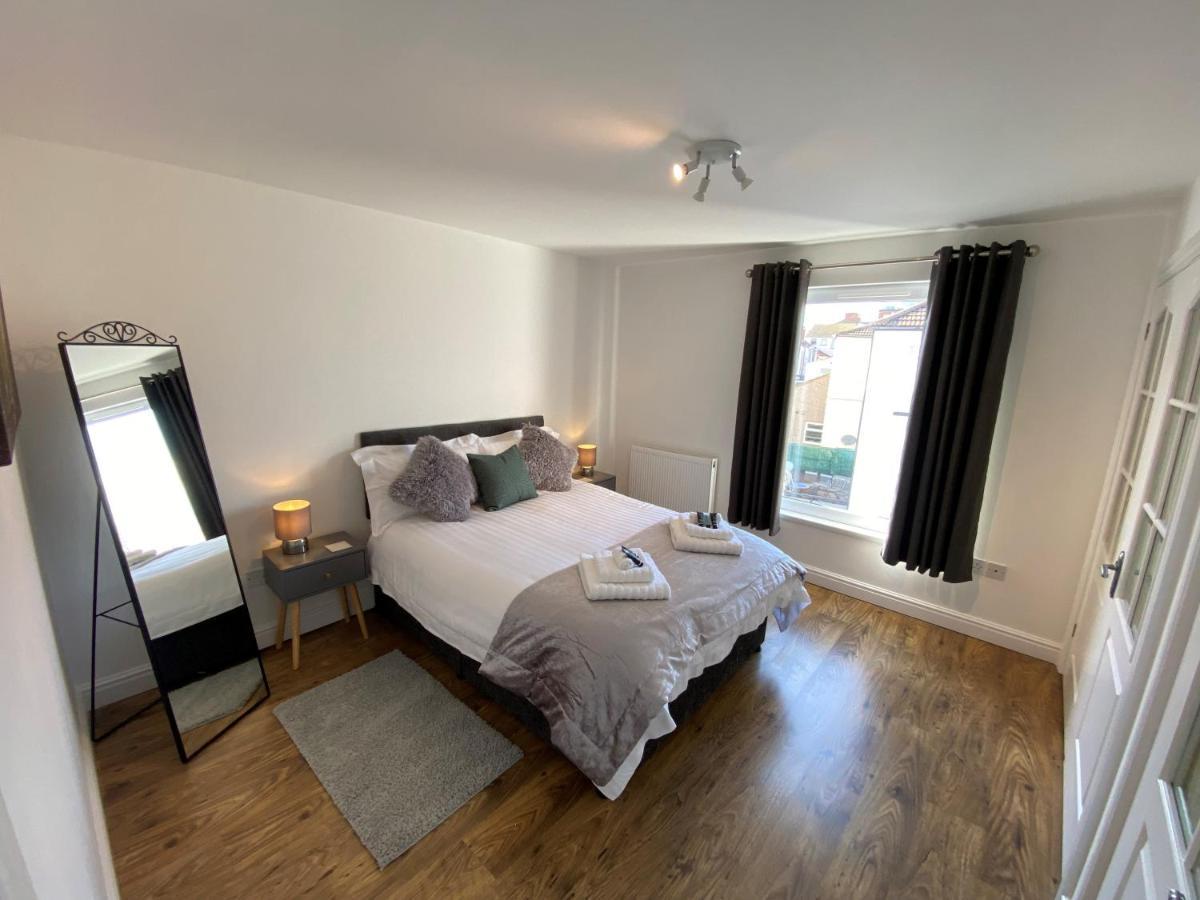 Eastcliffe Penthouse, 2 Beds & Bathrooms With Parking Apartment *