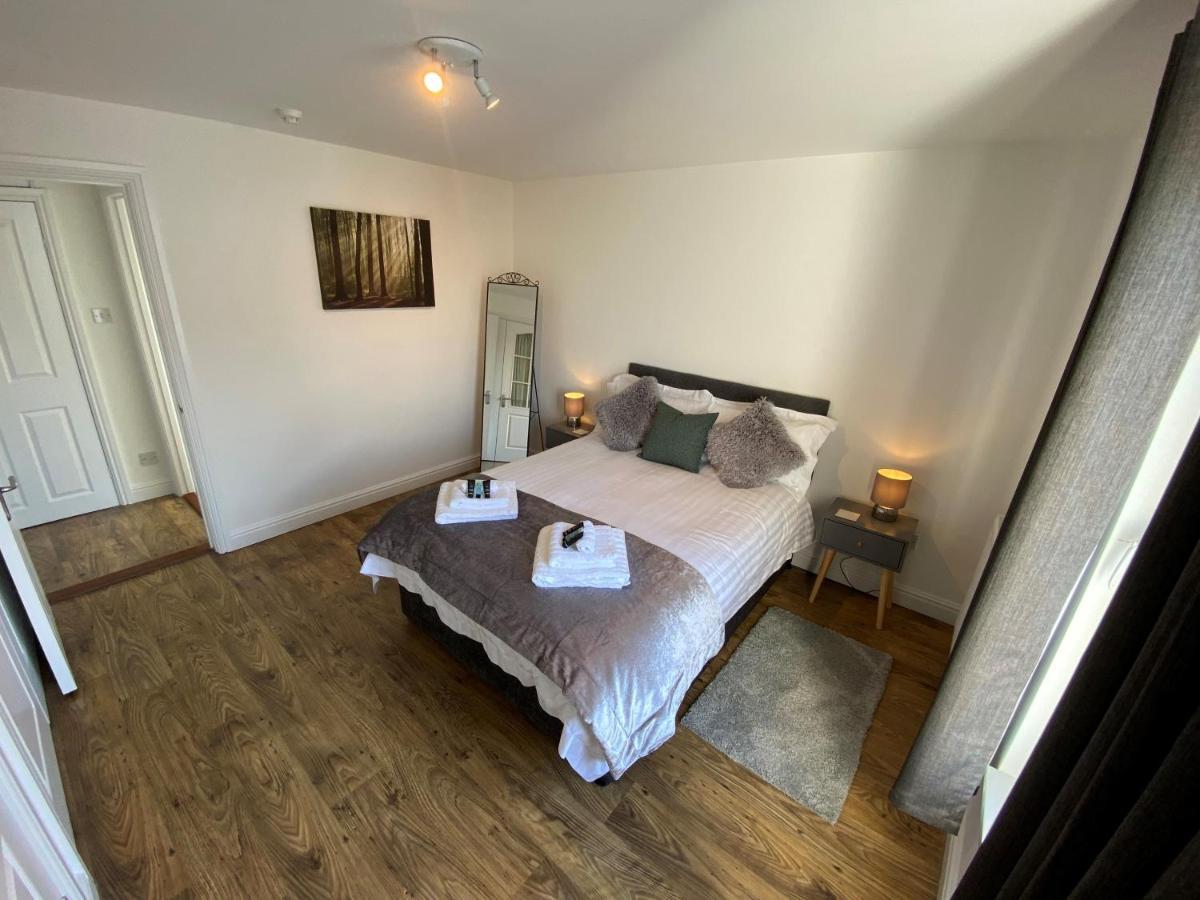 Eastcliffe Penthouse, 2 Beds & Bathrooms With Parking *