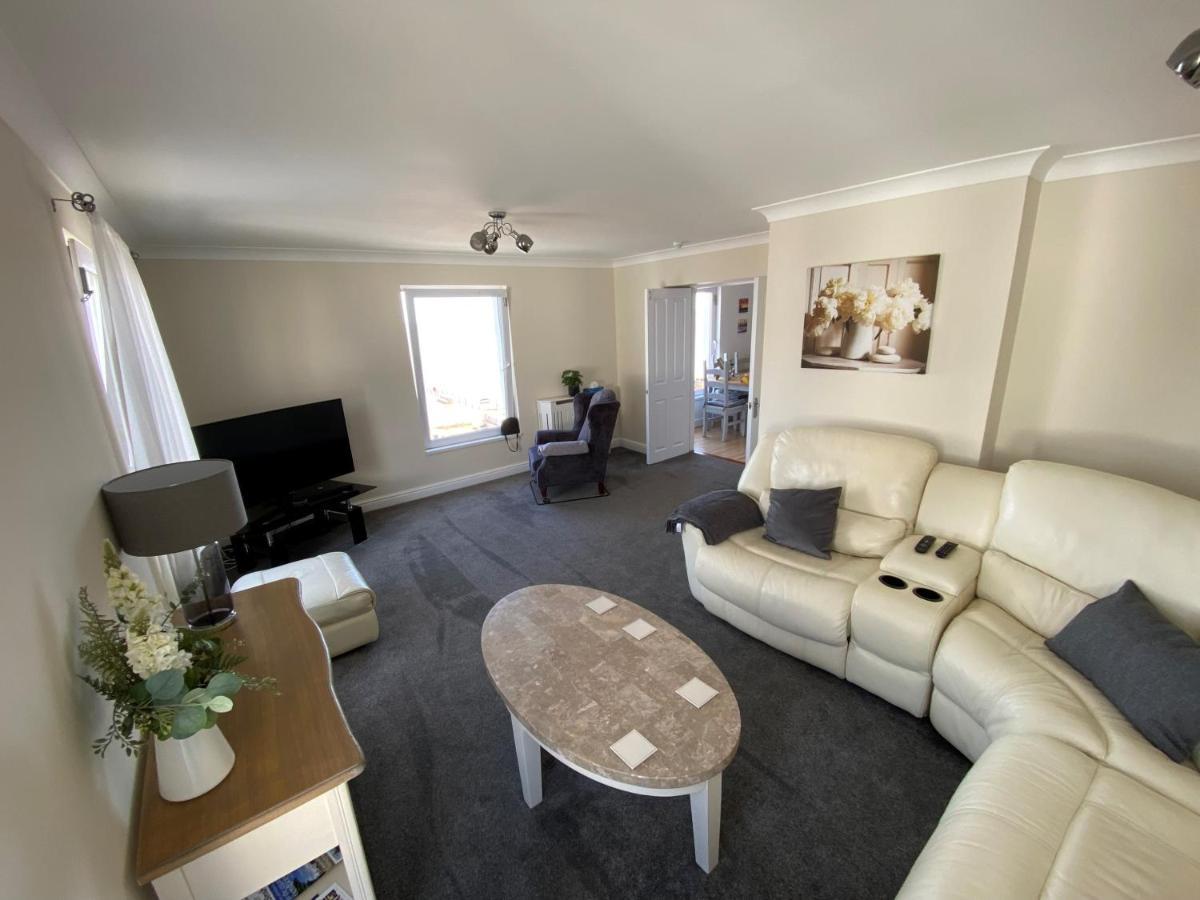 Eastcliffe Penthouse, 2 Beds & Bathrooms With Parking * Cleethorpes